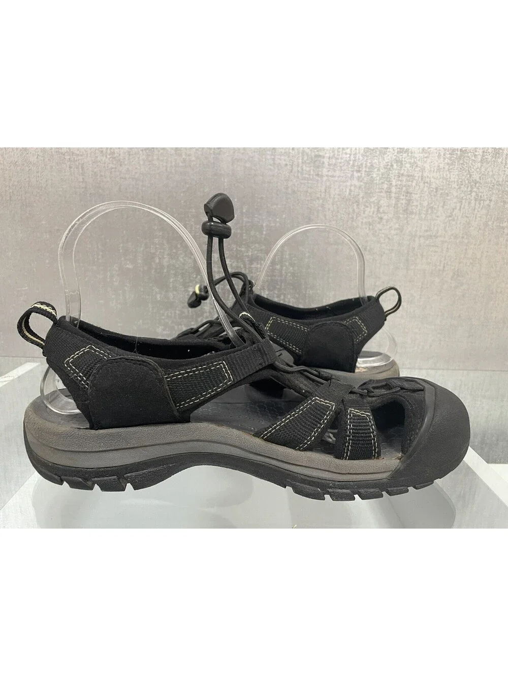 KEEN Men's Black Outdoor Waterproof Fisherman's Sandals Sz 9.5 (A336)